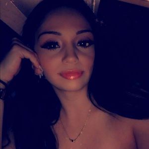 Meet your Posher, Marissa